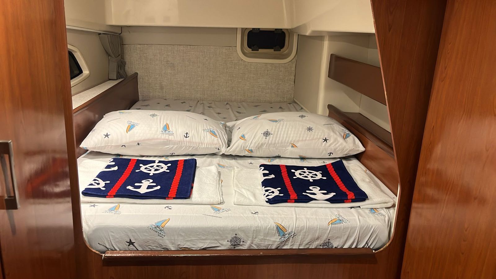 Cabin with a double bed